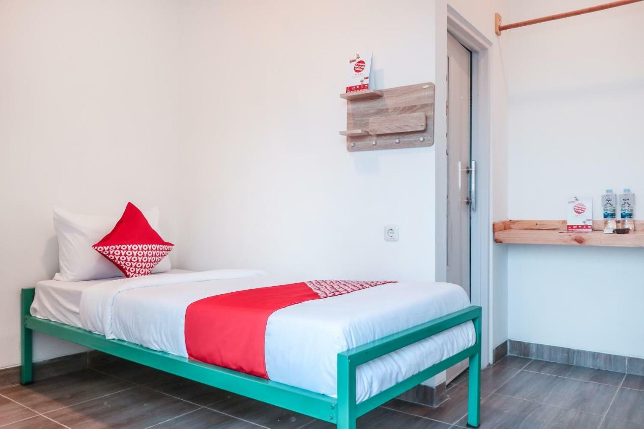 Oyo 488 Tekno Residence South Tangerang Bagian luar foto