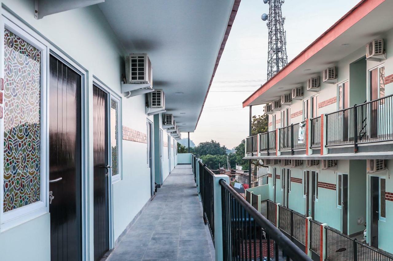 Oyo 488 Tekno Residence South Tangerang Bagian luar foto